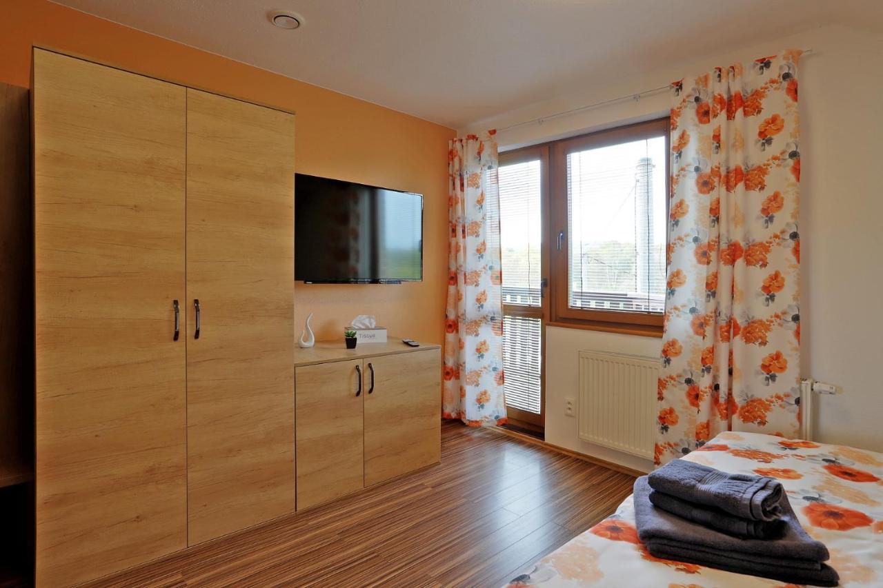 Eltako Penzion Karlsbad Exteriör bild